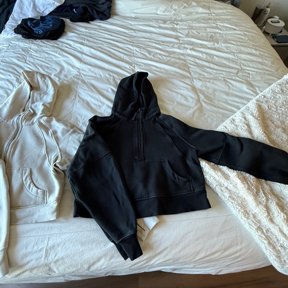lululemon athletica Cropped Half-Zip Hoodies in Black and Cream - Picture 3 of 3